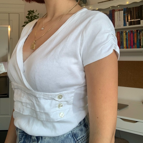 SOLD- RW&CO white tshirt - Picture 2 of 4